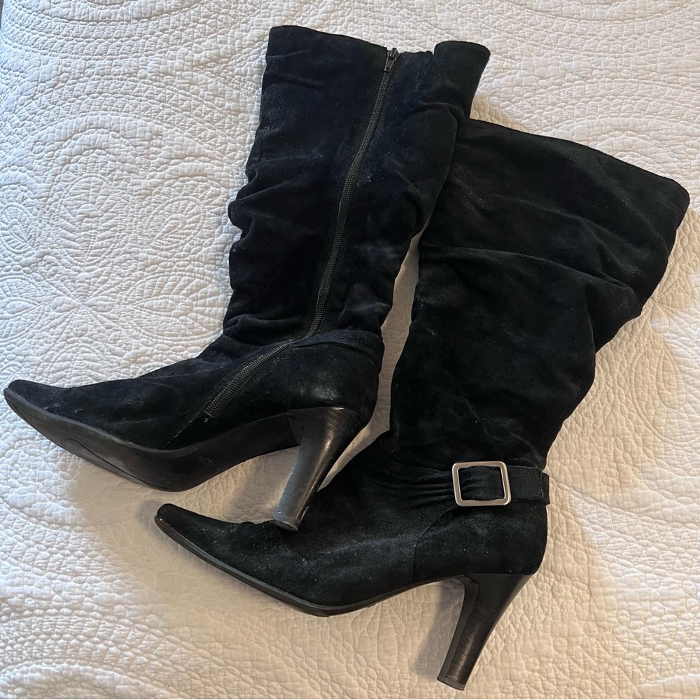 Boots black suede Bass size 9.5 M